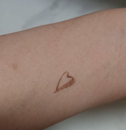 「密着アイライナー」しなやか筆リキッド/デジャヴュ/リキッドアイライナーを使ったクチコミ(2枚目)