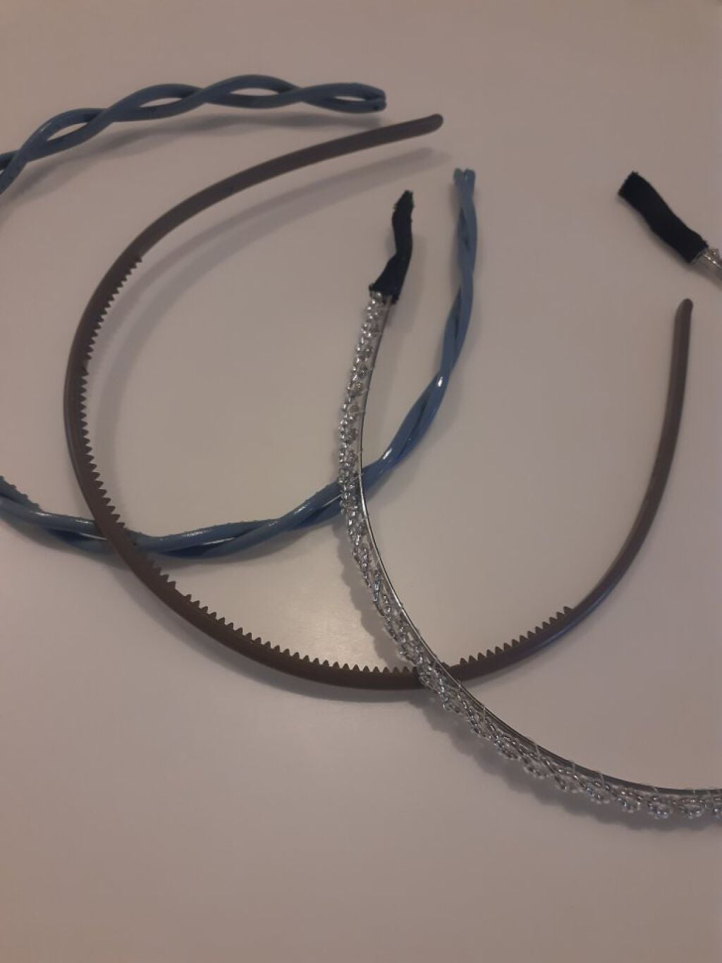 うた on LIPS 「今日は私が気に入っているヘアアクセを紹介します。黒のカチューシ..」(4枚目)