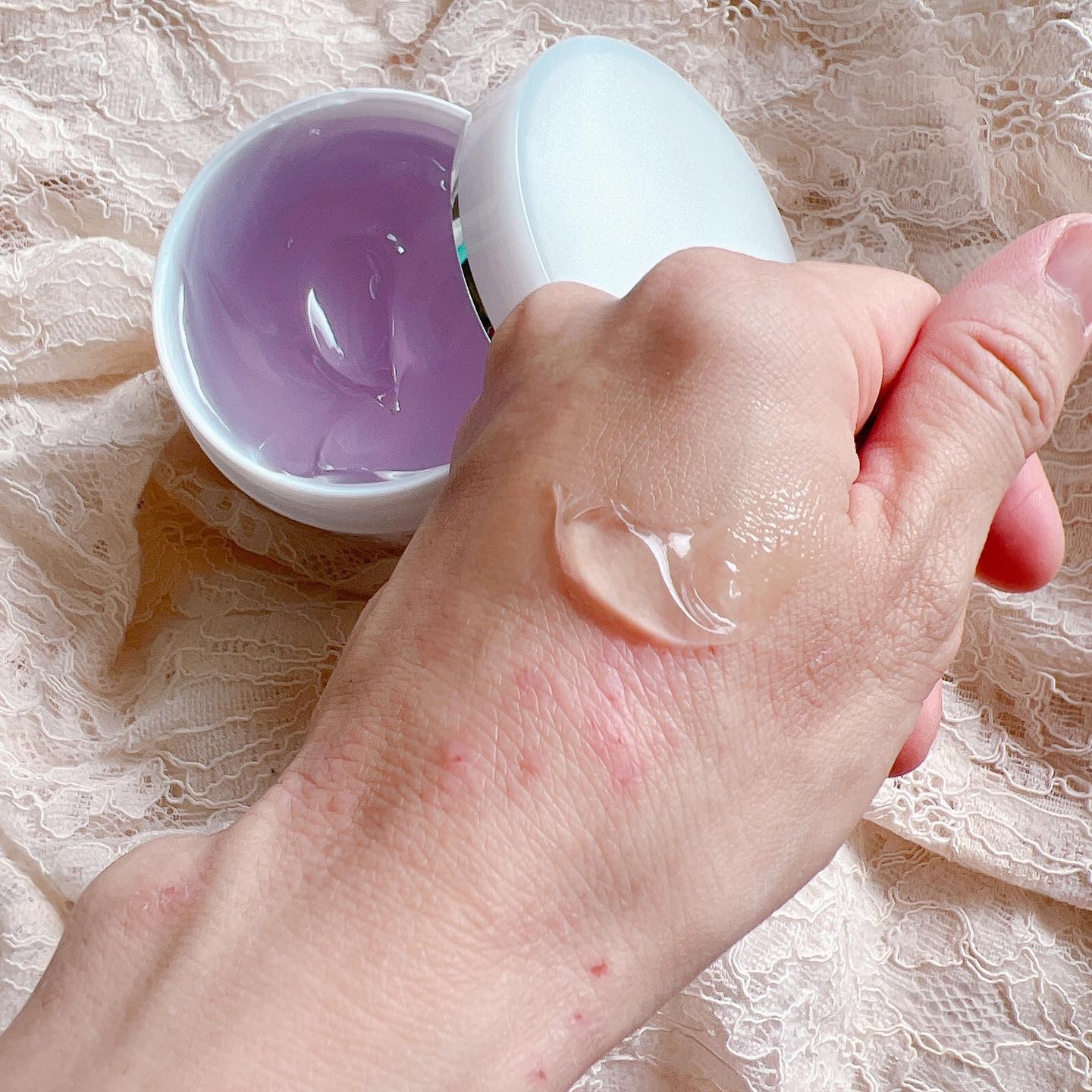 エニシングホワイト プレミアムモイスト/フェヴリナ/オールインワン化粧品を使ったクチコミ（3枚目）