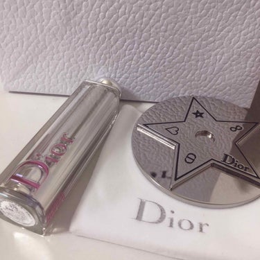 投稿が遅くなっちゃいましたが💦
4月19日より発売のDior アディクトステラーシャインを先行でGETしてきました💕
しかも名前入り🥰

カラーはステラーシャインの広告モデルをしている方の色がとっても可