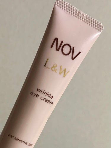 NOV L&W リンクルアイクリームのクチコミ「目元・口元に使えます☺︎♡

レチノール配合で、ふっくらとしたハリのある肌へ導きます。


✔.....」（1枚目）