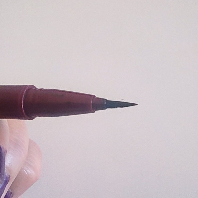 カラーインパクト リキッドライナー RD440 バーガンディ/Visée/リキッドアイライナーを使ったクチコミ（2枚目）