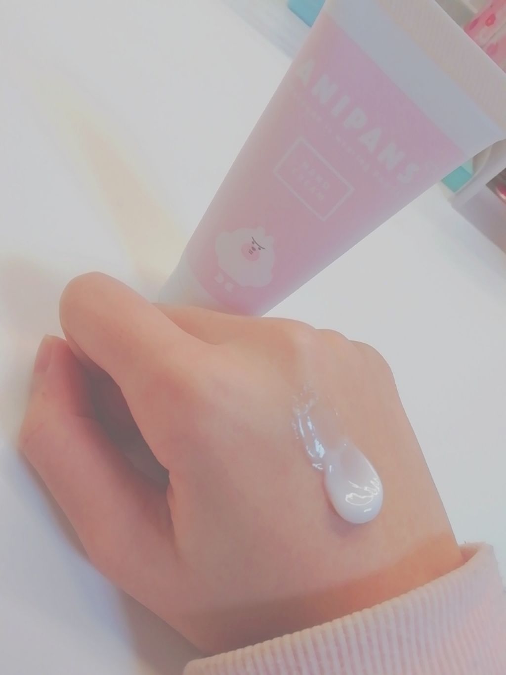 ガールズトレンド研究所 アロマハンドクリームD/DAISO/ハンドクリームを使ったクチコミ(2枚目)