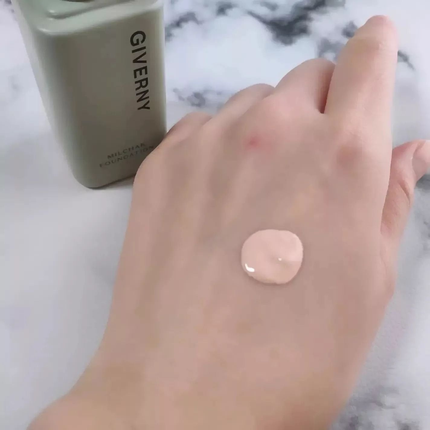 ジヴェルニー 密着カバーファンデーション/GIVERNY/リキッドファンデーションを使ったクチコミ(4枚目)