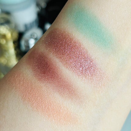 ダイメンションズ マルチエフェクト アイシャドウ/PRADA BEAUTY/アイシャドウパレットを使ったクチコミ(4枚目)