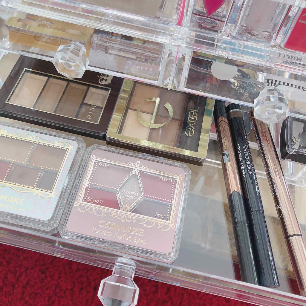 あやてぃー on LIPS 「私のコスメ収納です(^-^)⊃⌒♡゛買いに行くのが面倒!って人..」(3枚目)
