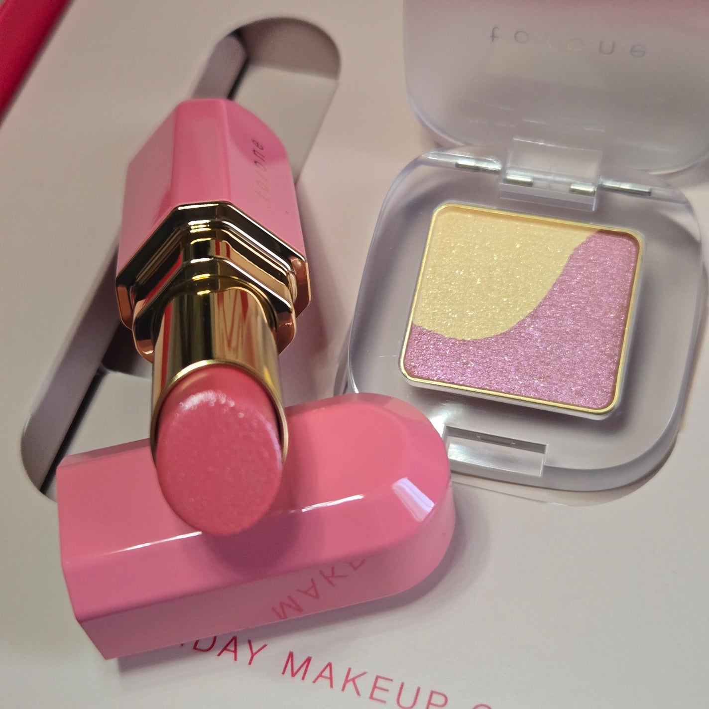 ホリデー メイクアップ コレクション 2023 /to/one/メイクアップキットを使ったクチコミ(2枚目)