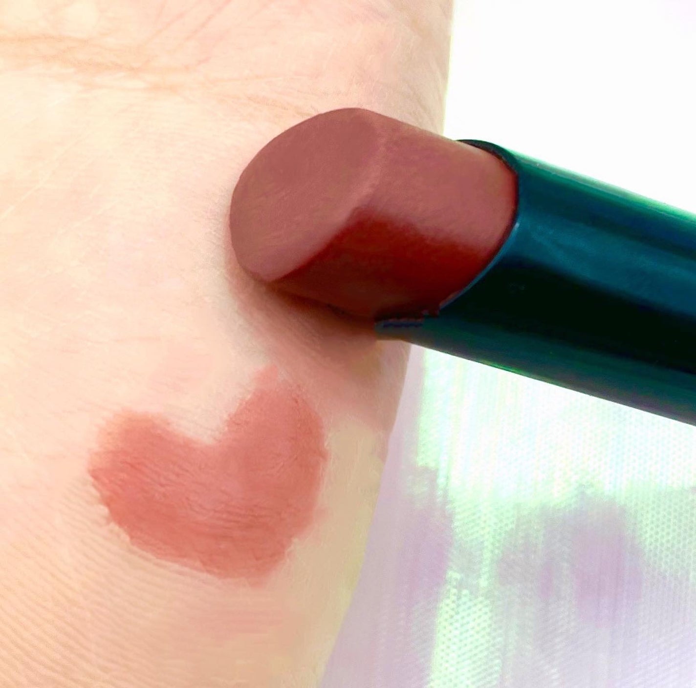 ミネラルシアーマットルージュ/エトヴォス/口紅を使ったクチコミ(3枚目)