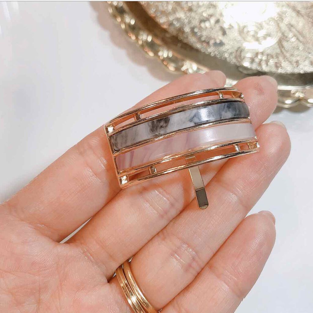 フックポニー(ダブルストライプ)/DAISO/ヘアアクセサリーを使ったクチコミ（3枚目）