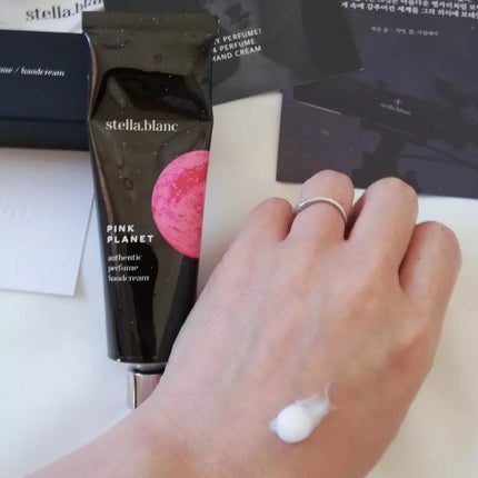 オーセンティックパフュームハンドクリーム/Stella.Blanc/ハンドクリームを使ったクチコミ(4枚目)