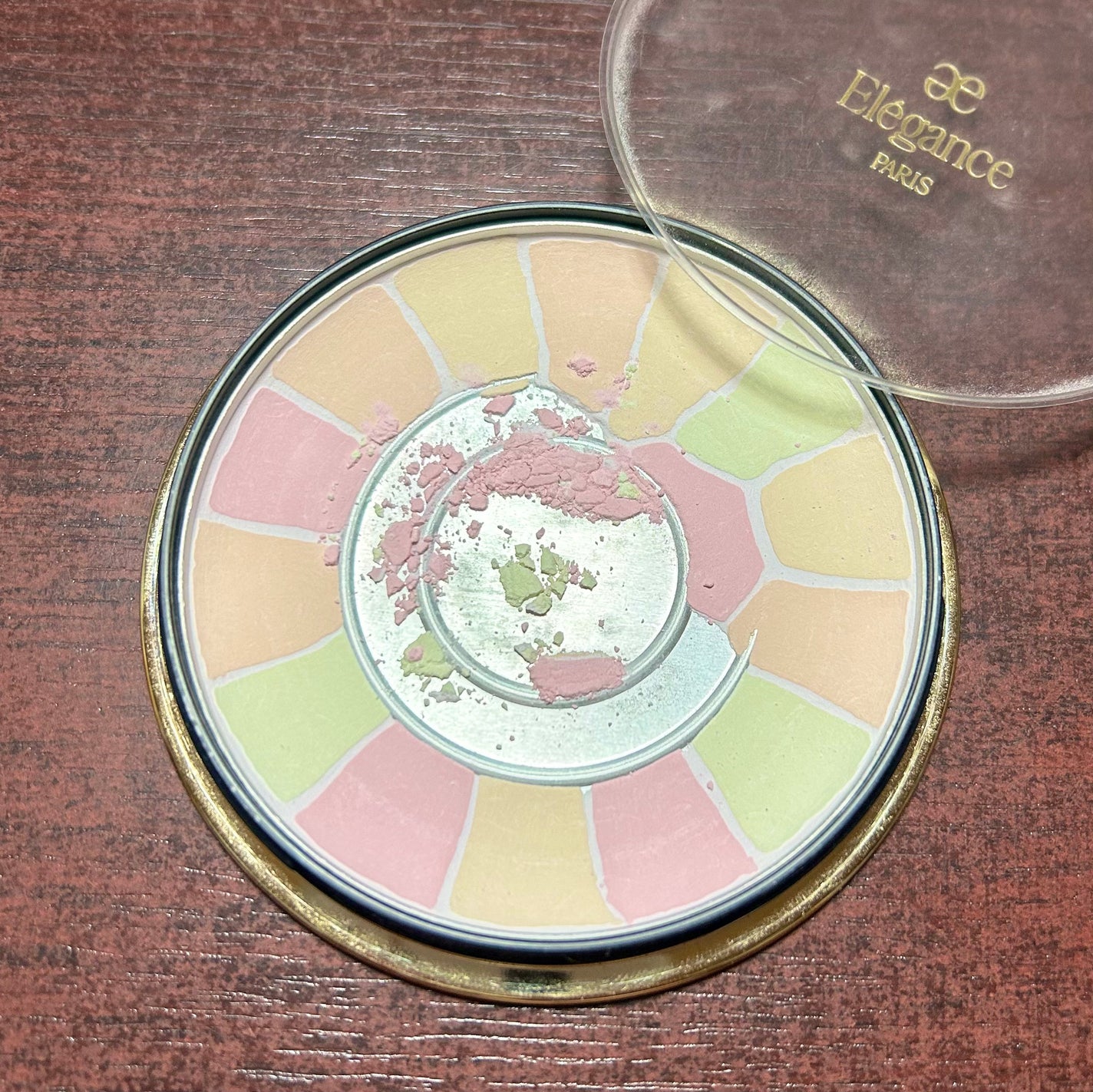 エレガンス ラ プードル オートニュアンス リクスィーズ/Elégance/プレストパウダーを使ったクチコミ(1枚目)