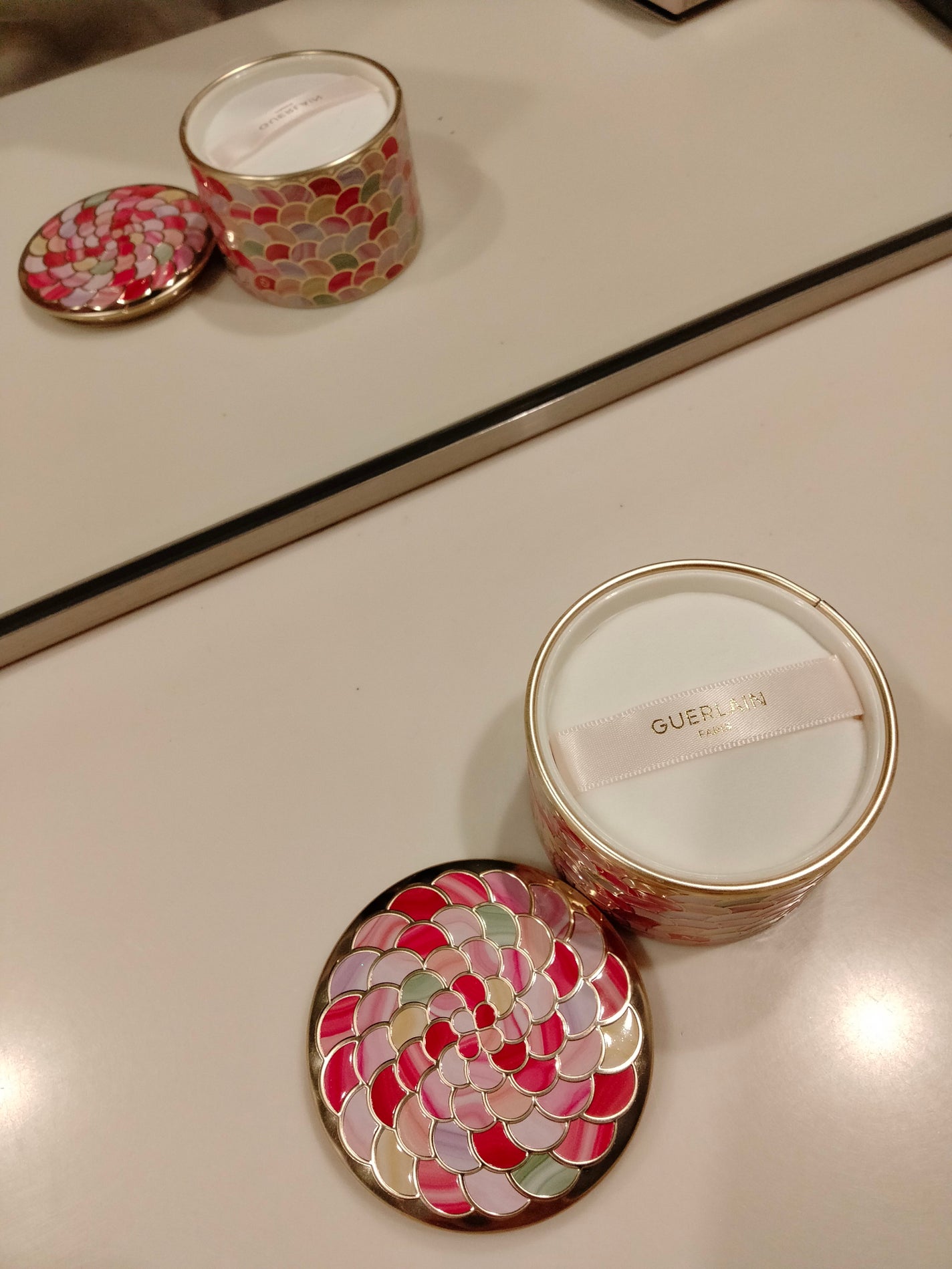 メテオリット ビーユ/GUERLAIN/フェイスパウダーを使ったクチコミ(2枚目)