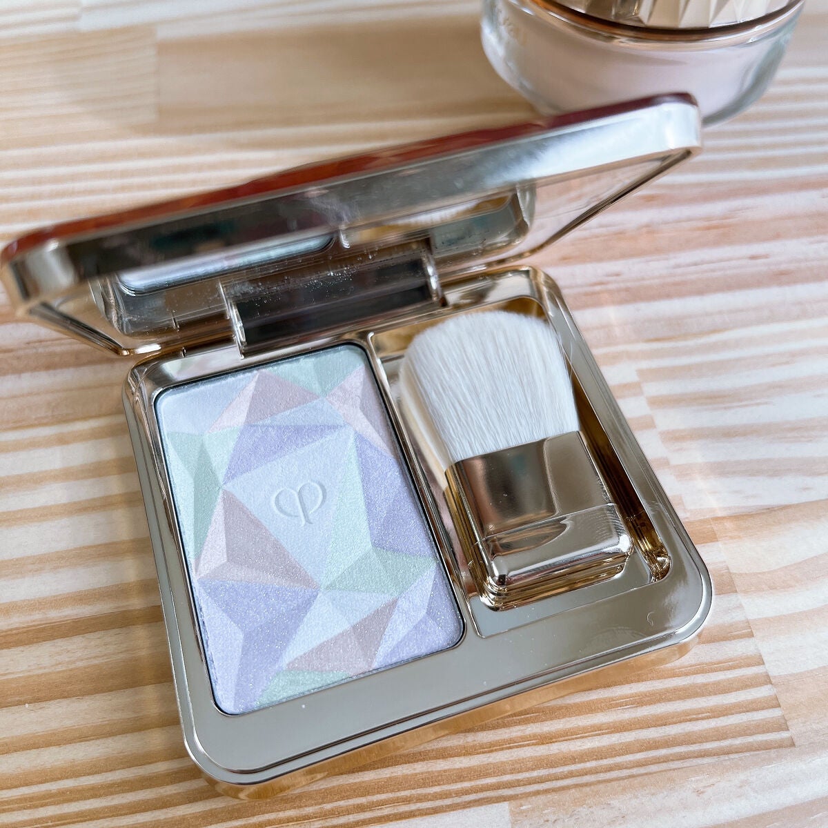 ル・フォンドゥタンn/クレ・ド・ポー ボーテ/クリーム・エマルジョンファンデーションを使ったクチコミ(5枚目)