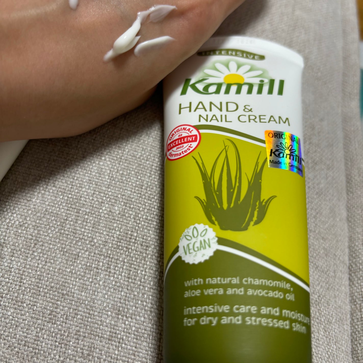 ハンド&ネイルクリーム インテンシブ 3OML ミニ/カミール/ハンドクリームを使ったクチコミ(1枚目)