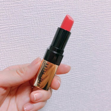 BOBBI BROWN リュクスリップカラー 13

女の子らいし可愛いピンク💄

ケースもゴールドと黒で豪華な感じで可愛い！
実際つけたときも、綺麗なピンクでTHE女の子！

お化粧品独特の匂いとかも