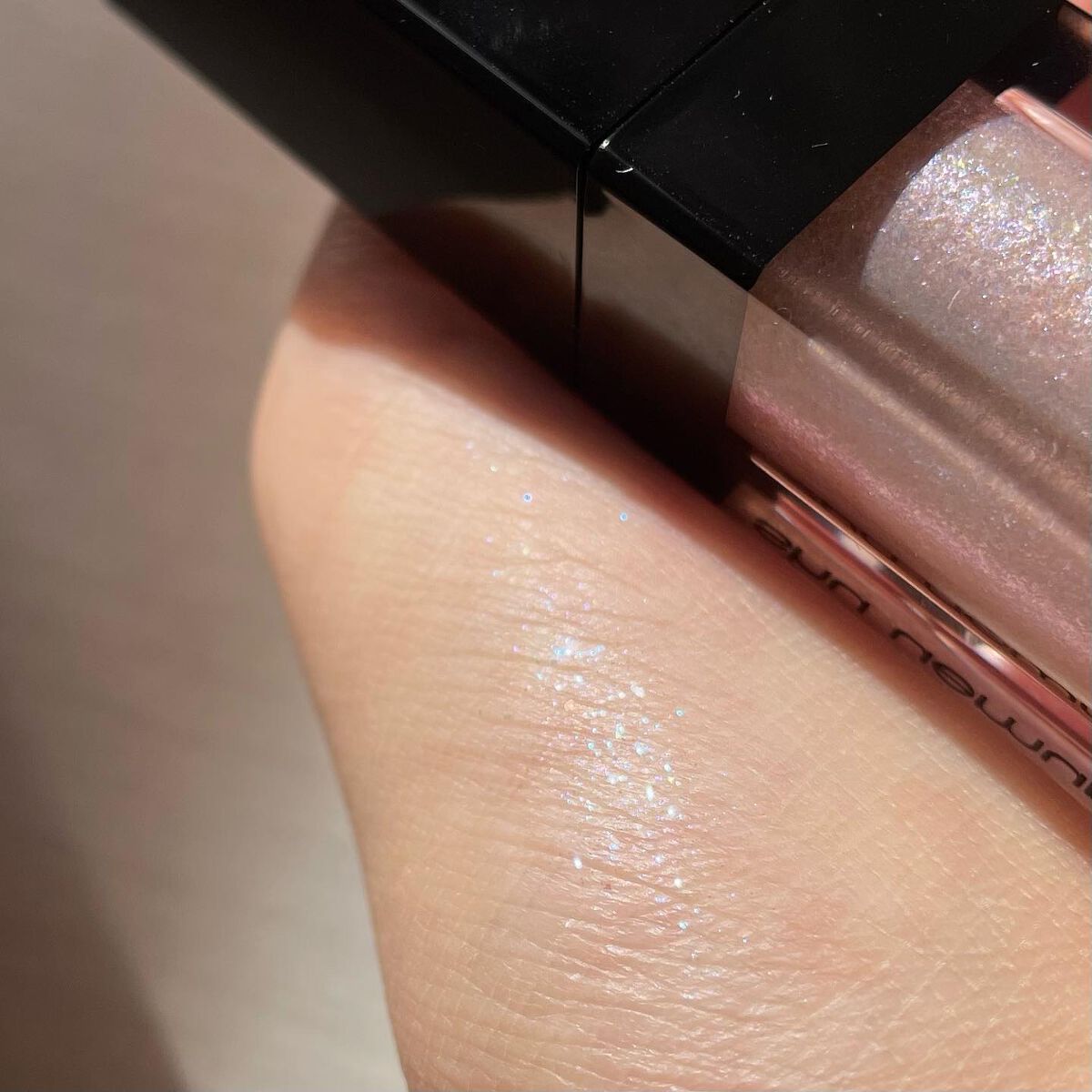 アイ フォイル サクラアジュール/shu uemura/リキッドアイシャドウを使ったクチコミ（3枚目）