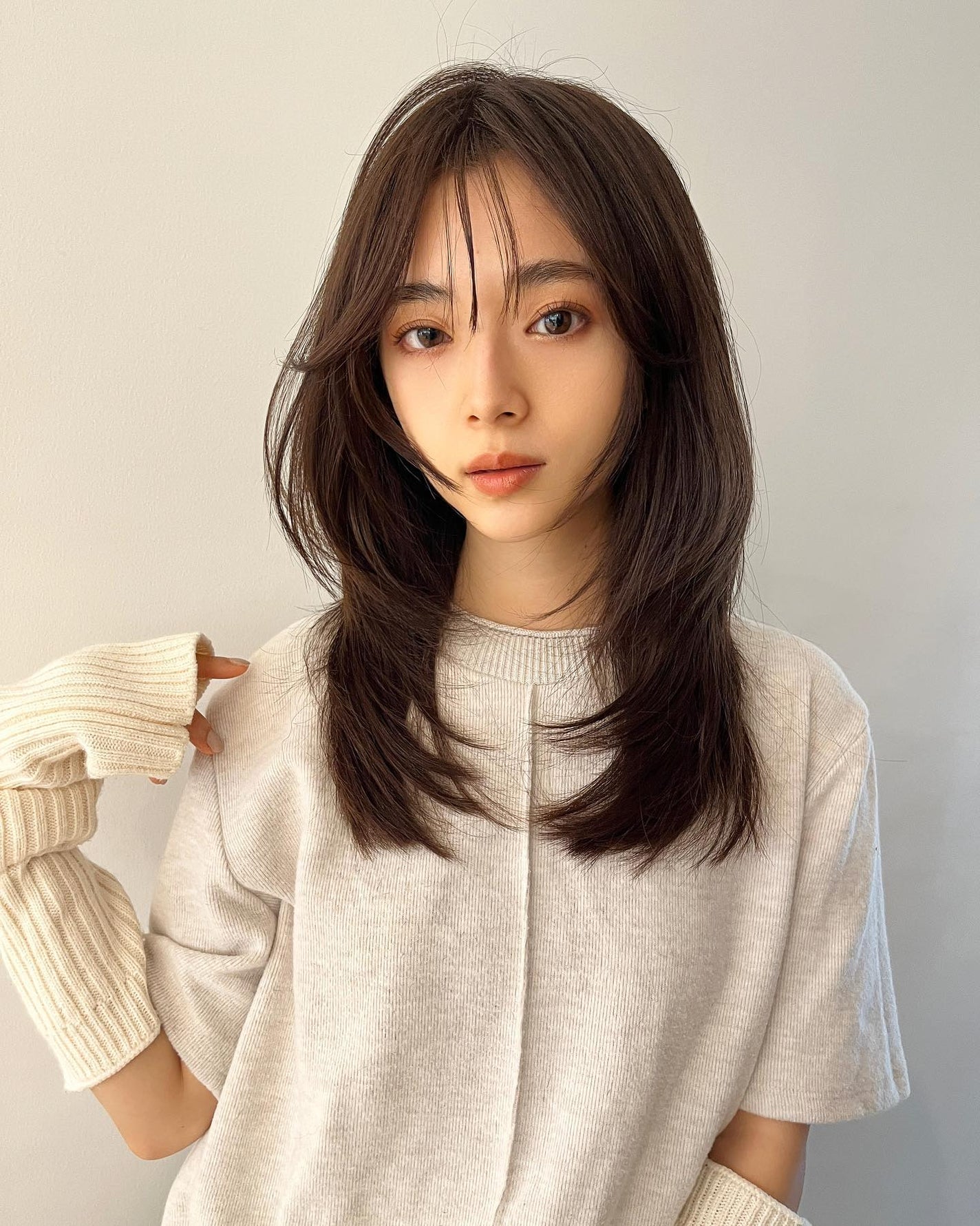 HARUNA on LIPS 「さらっとセットでキマる😍レイヤースタイルは、まとまりも大切にし..」(4枚目)