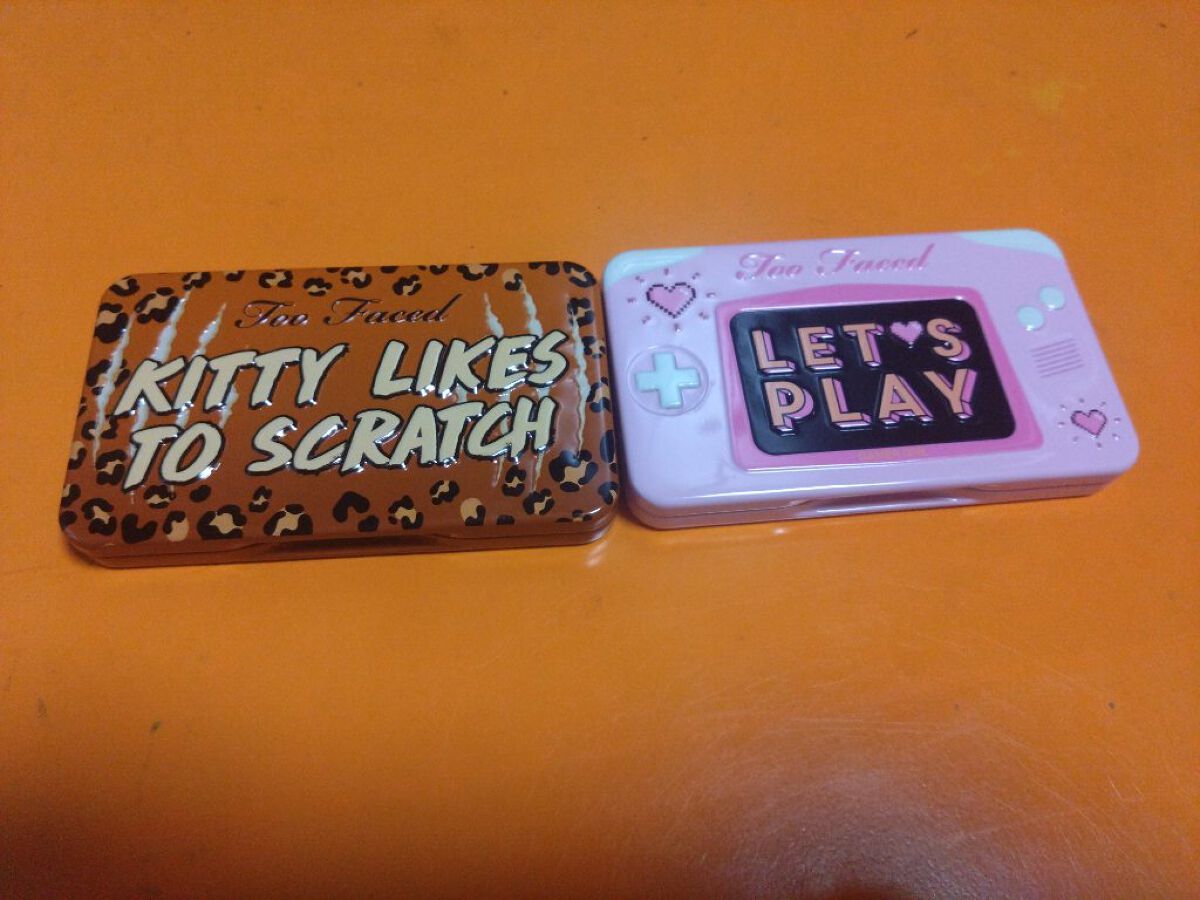 キティ ライクス トゥ スクラッチ ミニ アイシャドウ パレット/Too Faced/アイシャドウパレットを使ったクチコミ（1枚目）