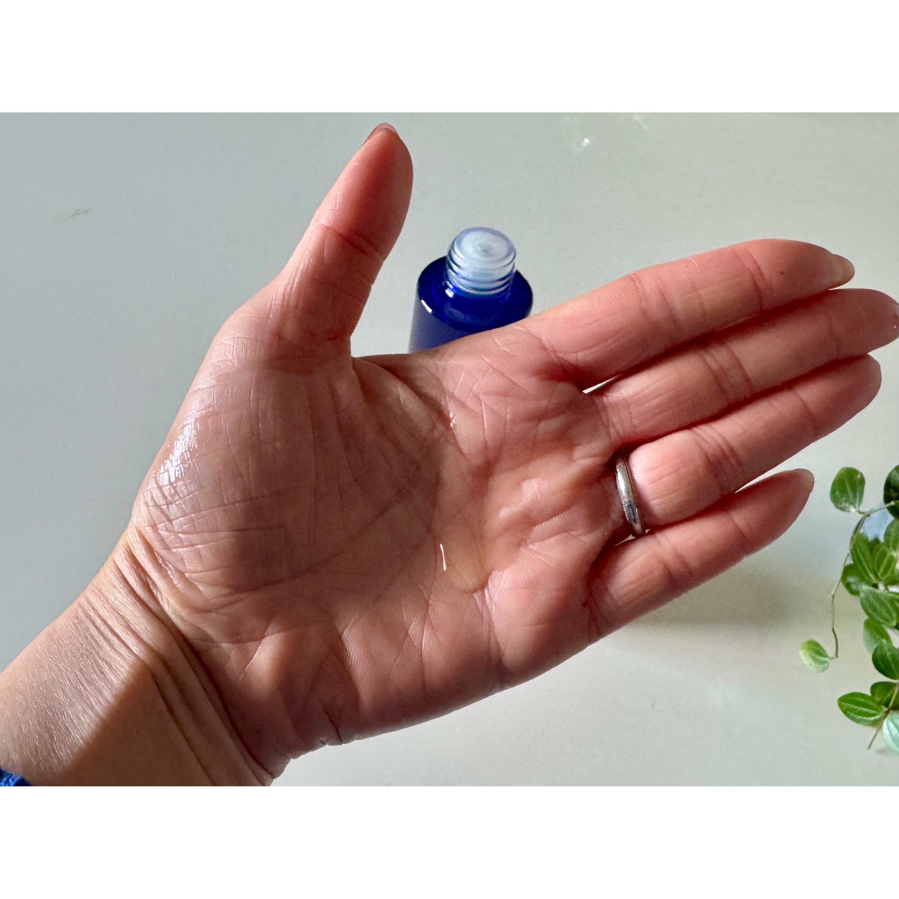 フランキンセンス インテンス ハイドレイティングエッセンス/ニールズヤード レメディーズ/化粧水を使ったクチコミ（2枚目）