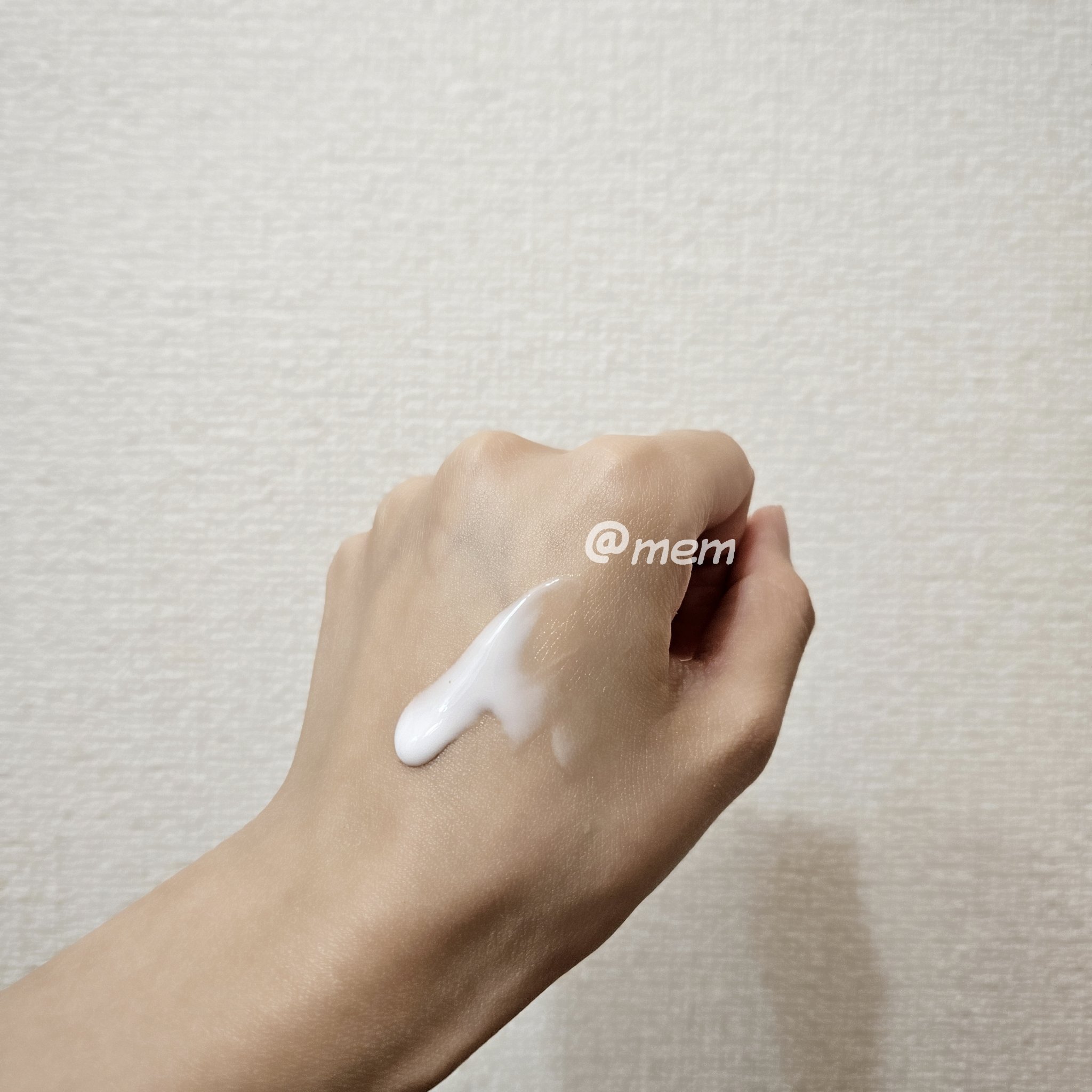 白潤プレミアム 薬用浸透美白乳液 140ml（ボトル）/肌ラボ/乳液を使ったクチコミ（3枚目）