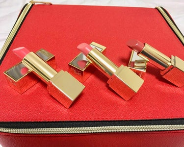 ESTEE LAUDER メークアップ コレクション 2018のクチコミ「エスティローダーのクリスマスコフレ。

ついに買ってしまった！
お値段もそこそこですし、買う前.....」（3枚目）