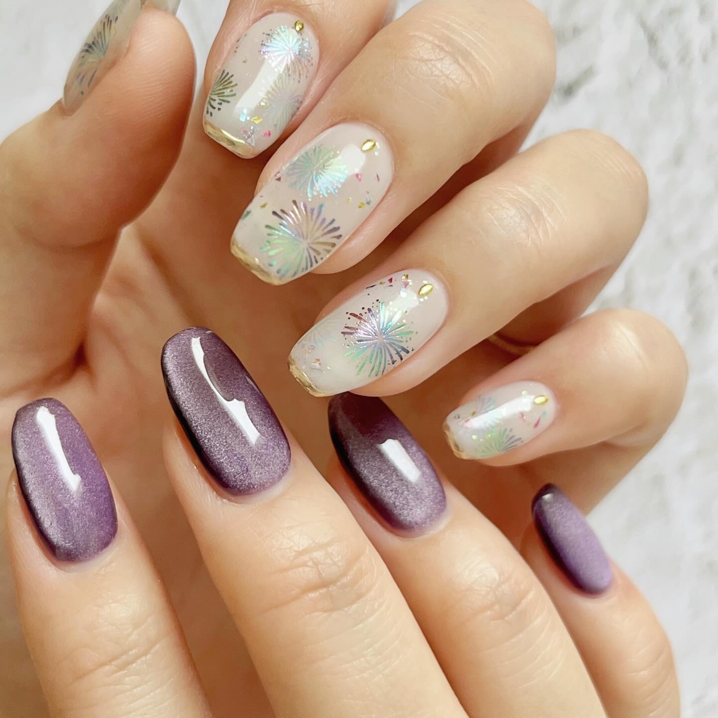 #セルフネイル,#セルフジェルネイル,#夏ネイル,#花火ネイル,#ホワイトネイル,#シアーネイル,#レインボーネイル,#カラフルネイル,#浴衣ネイル,#夏祭りネイルのネイルデザイン