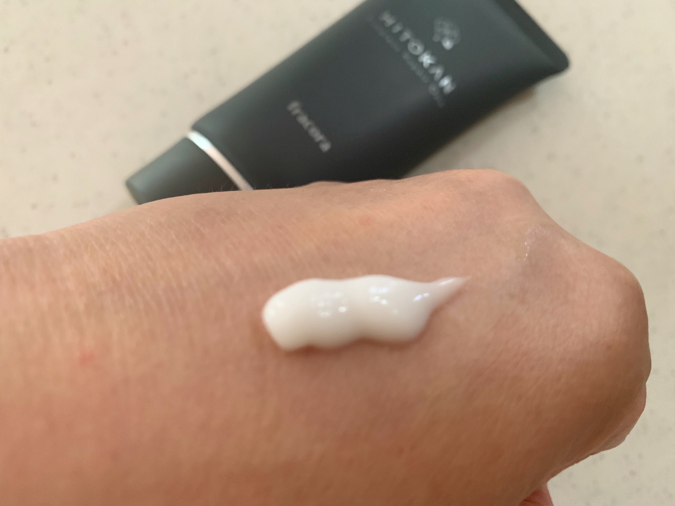 HITOKAN タイムレスリペアワンGR/fracora/オールインワン化粧品を使ったクチコミ（3枚目）