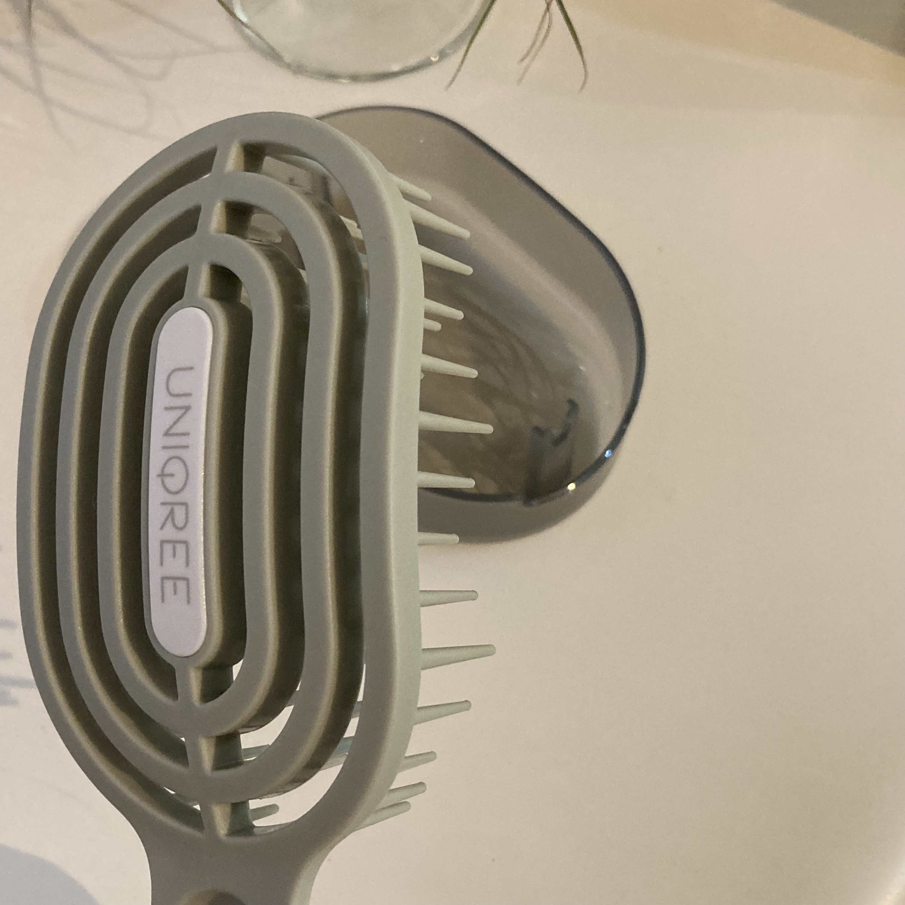 ユニークリー 4wayスムースヘアブラシ/ビー・エヌ/ヘアブラシを使ったクチコミ（2枚目）