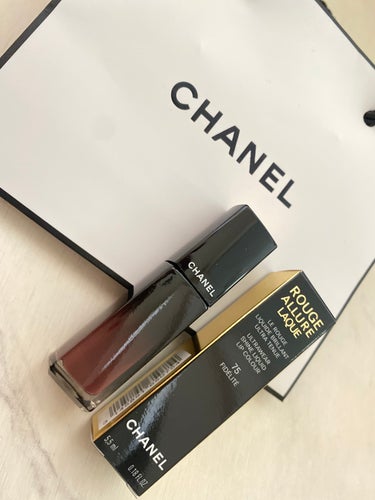 CHANELのリップ初めて購入してみました𖤐˒˒

中町綾ちゃんが、Instagramのストーリーで
使用してた75を購入。

本当はベージュ系を購入しようとしましたが
似合わず…
フィデリテは肌馴染み