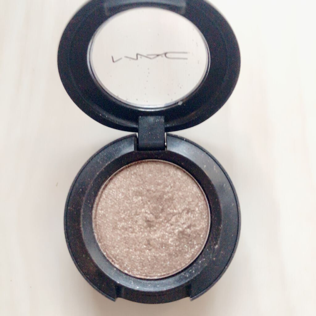 スモール アイシャドウ テンプティング/M・A・C/単色アイシャドウを使ったクチコミ（2枚目）