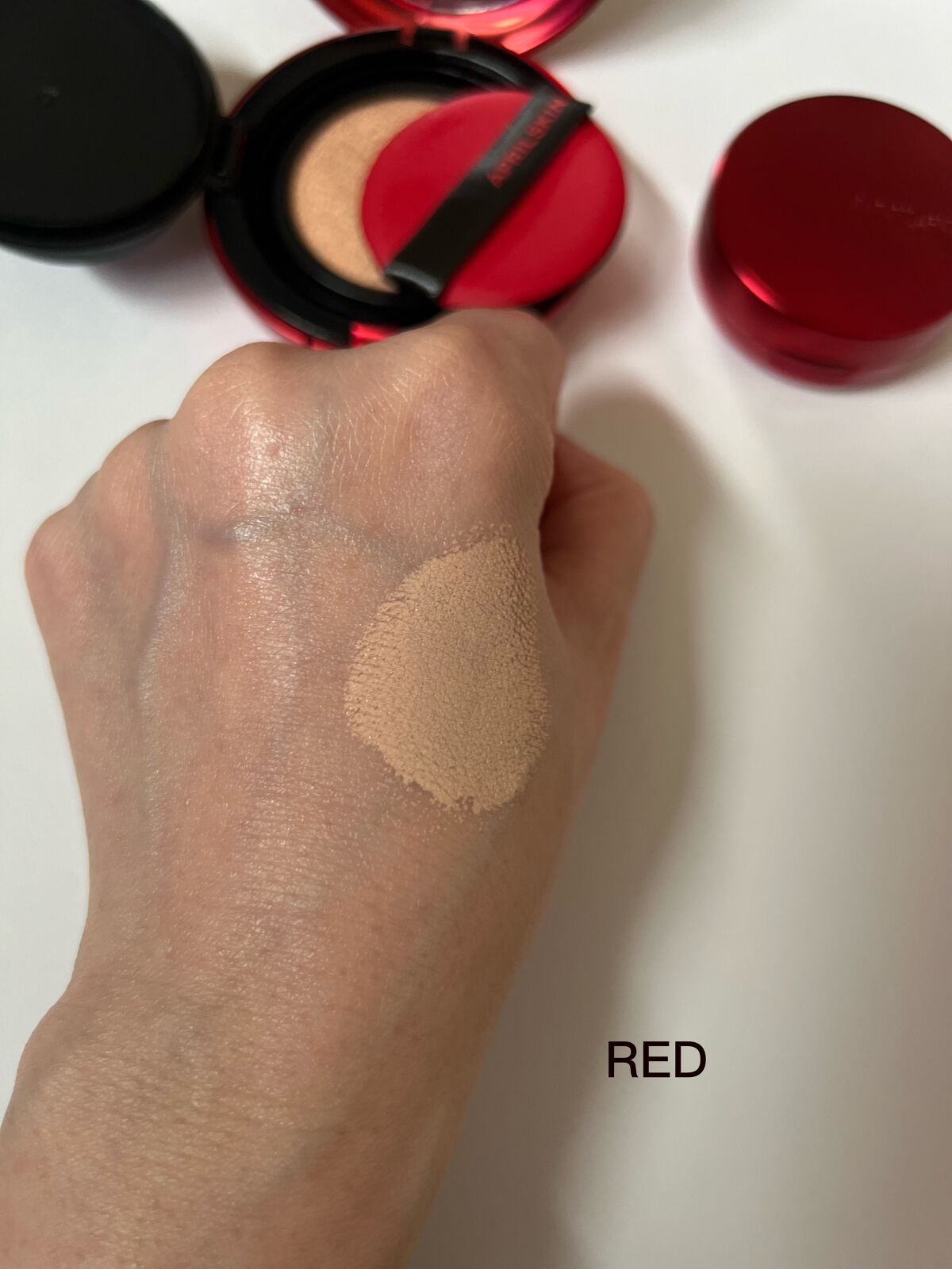 ハイパーカバーフィットクッション グラファイト/APRILSKIN/クッションファンデーションを使ったクチコミ(3枚目)