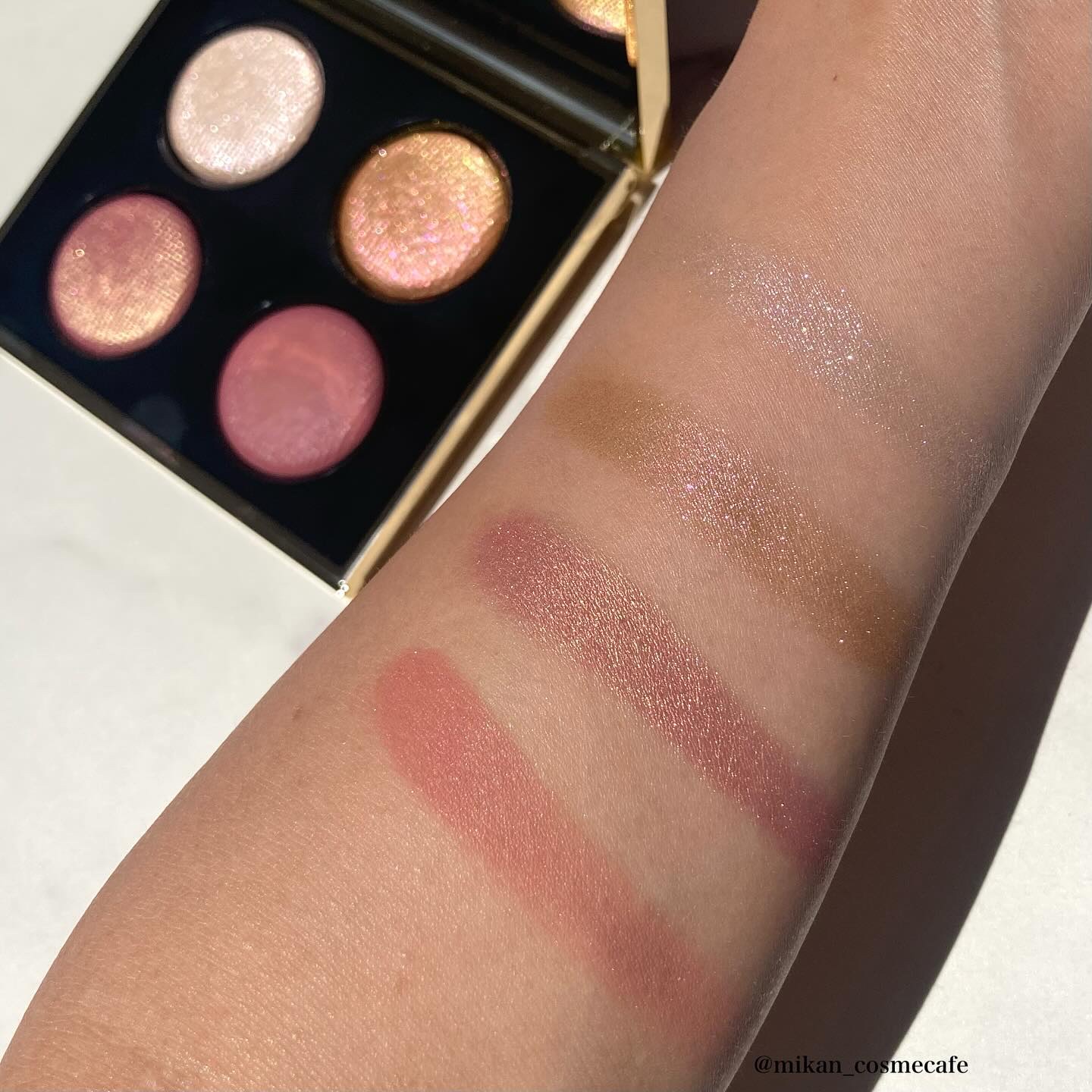 リュクス アイシャドウ クォード グロウ ウィズ ラブ コレクション/BOBBI BROWN/アイシャドウパレットを使ったクチコミ（3枚目）