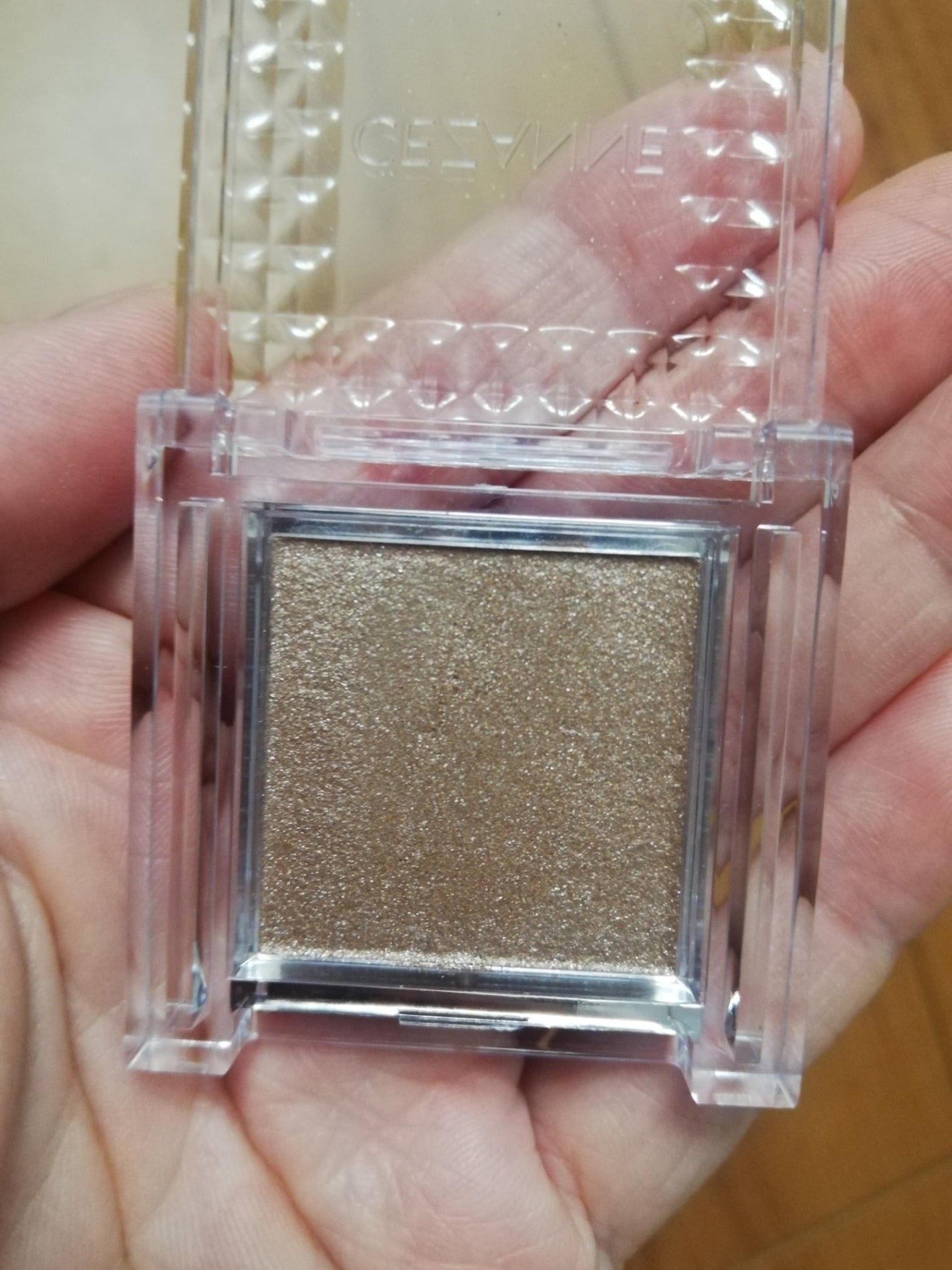 シングルカラーアイシャドウ/CEZANNE/単色アイシャドウを使ったクチコミ(2枚目)