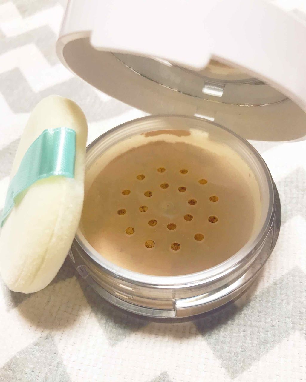 毛穴パテ職人 ひんやりミネラルBBパウダー/毛穴パテ職人/プレストパウダーを使ったクチコミ(3枚目)