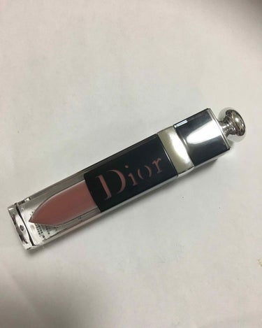 
⚠️4枚目唇の写真があります。

Diorアディクトラッカープランプ、
こちらは426のカラーです♪
ラメなどは全く入っていないです！
乗せた瞬間はベージュなのですが、
馴染むと少し赤っぽいカラーにな