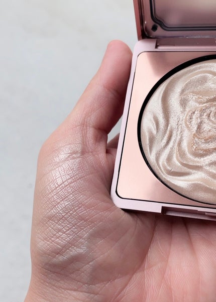 双花彫刻 ハイライト/花西子/パウダーハイライトを使ったクチコミ(3枚目)