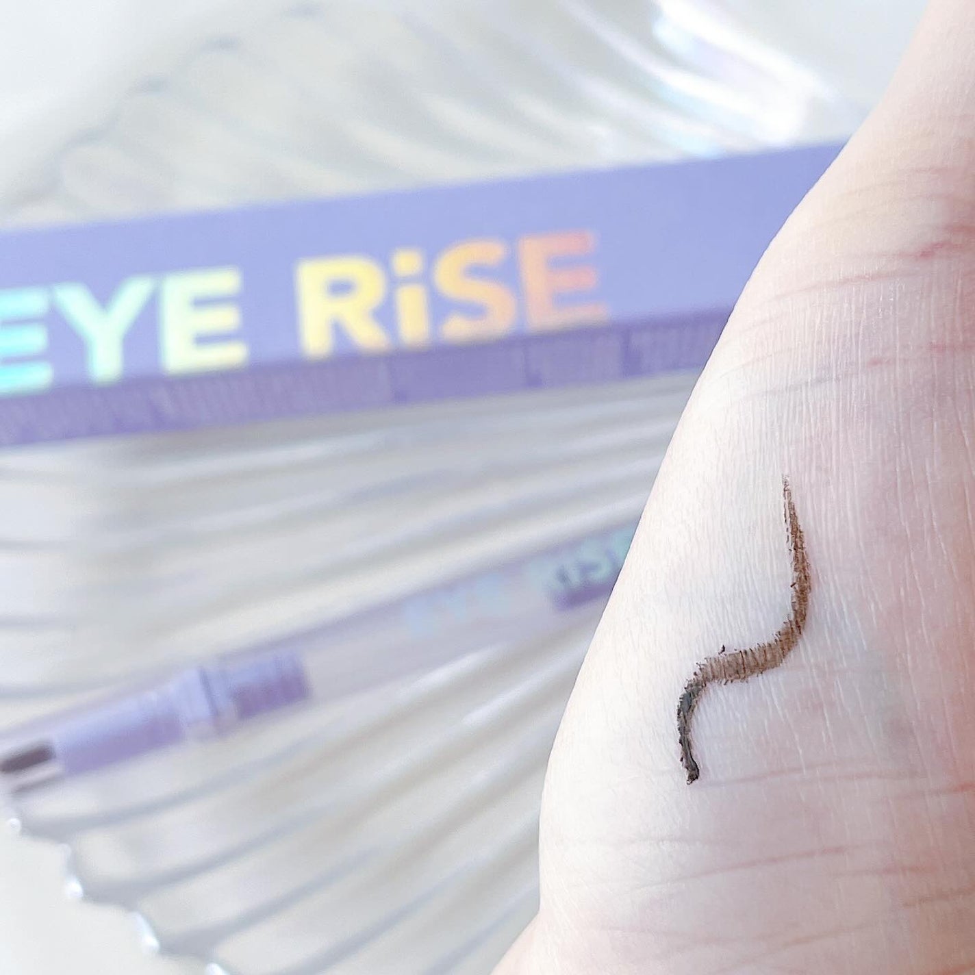 アイライズ 陰影ライナー/THE FACE SHOP/ペンシルアイライナーを使ったクチコミ(4枚目)