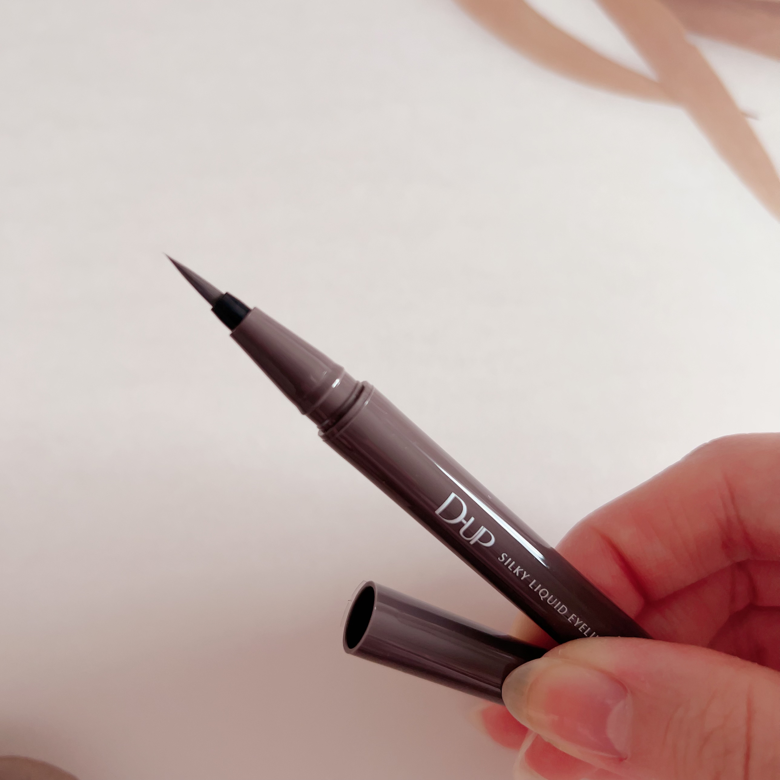シルキーリキッドアイライナーWP グレーカシミア/D-UP/リキッドアイライナーを使ったクチコミ（2枚目）