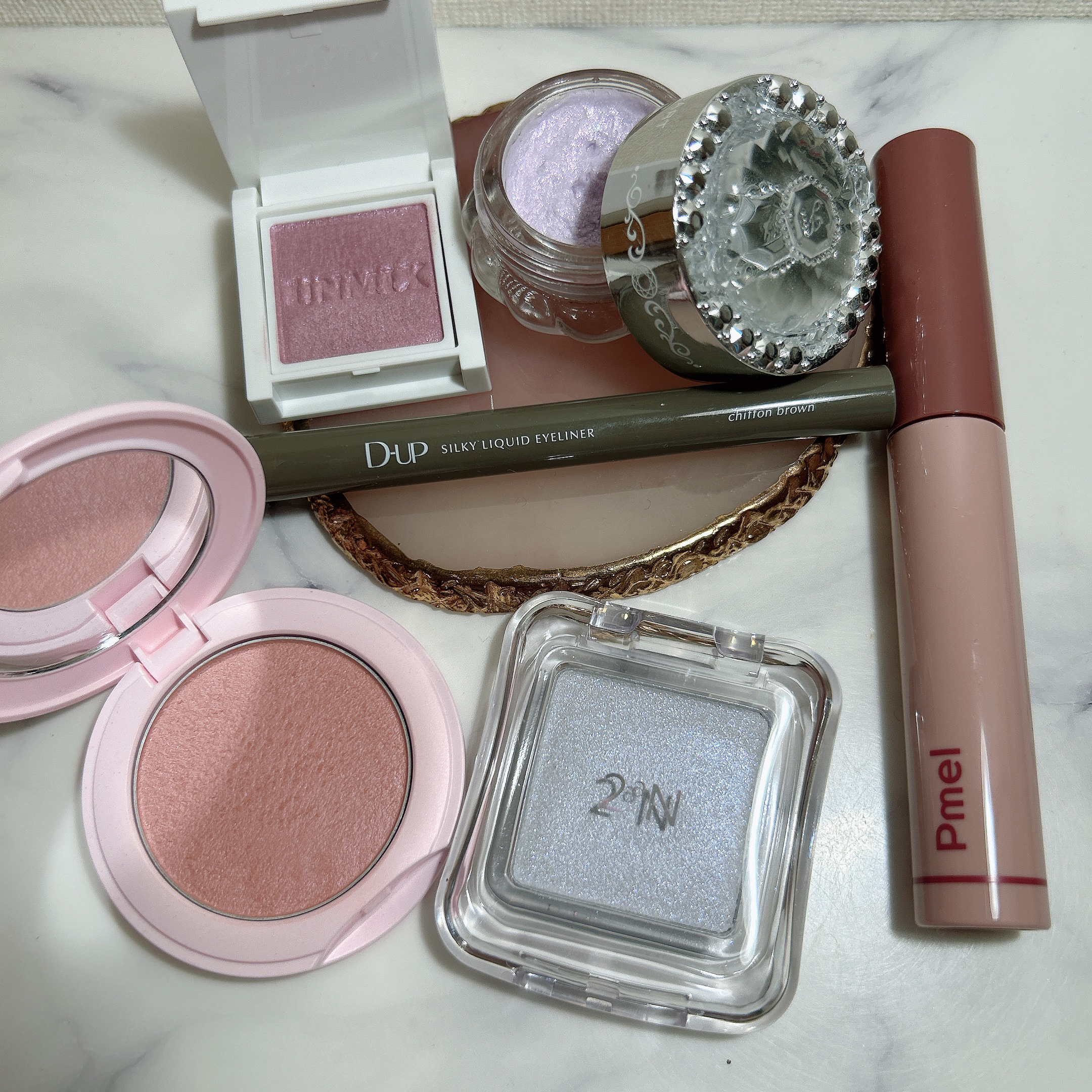 アイリッドニュアンス/UNMIX/単色アイシャドウを使ったクチコミ（3枚目）