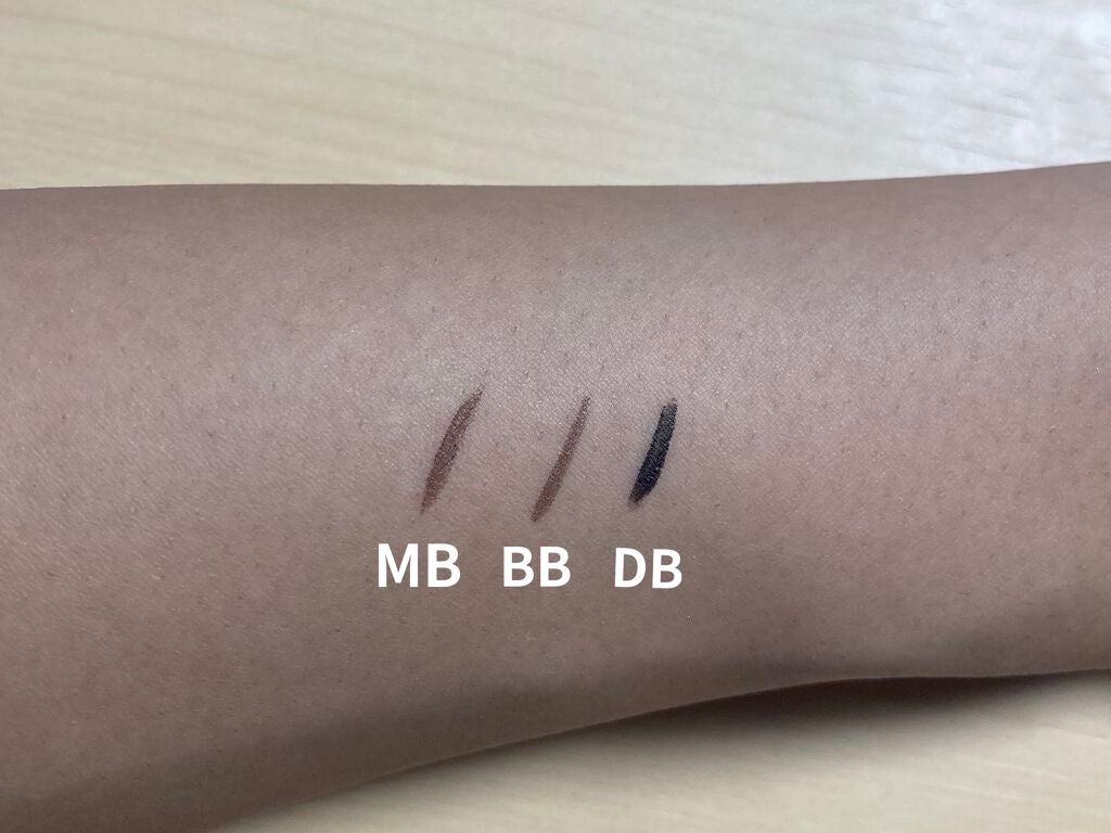 「密着アイライナー」ショート筆リキッド/デジャヴュ/リキッドアイライナーを使ったクチコミ(2枚目)