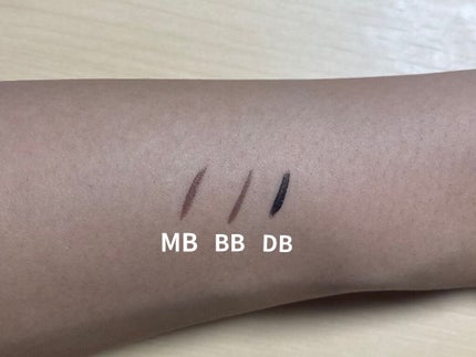 「密着アイライナー」ショート筆リキッド/デジャヴュ/リキッドアイライナーを使ったクチコミ(2枚目)