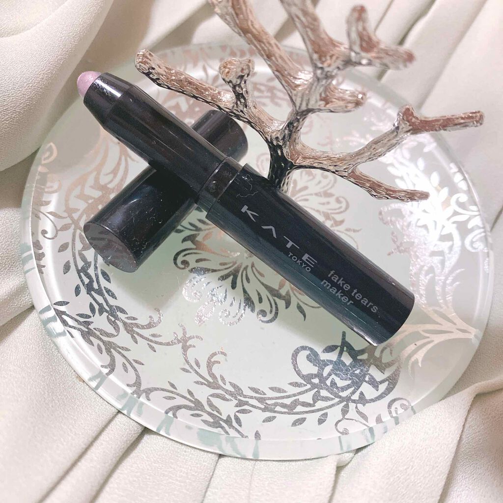 うるうるな目が欲しくて仕方ありません🥺

#KETE
#フェイクティアーズメイカー 

私が持ってるのはパープル💜
本当はピンクも欲しかったけど、人気なのかパープルしか買えませんでした…

うるっとした目元をつくり、守りたくなる瞳を再現