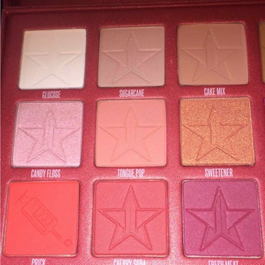 Jeffree Star Cosmetics BLOOD SUGAR Eyeshadow Paletteのクチコミ「ジェフリースター 
BLOOD SUGAR

もう人気があって、何ヶ月も再販を待ち続けてやっと.....」（2枚目）