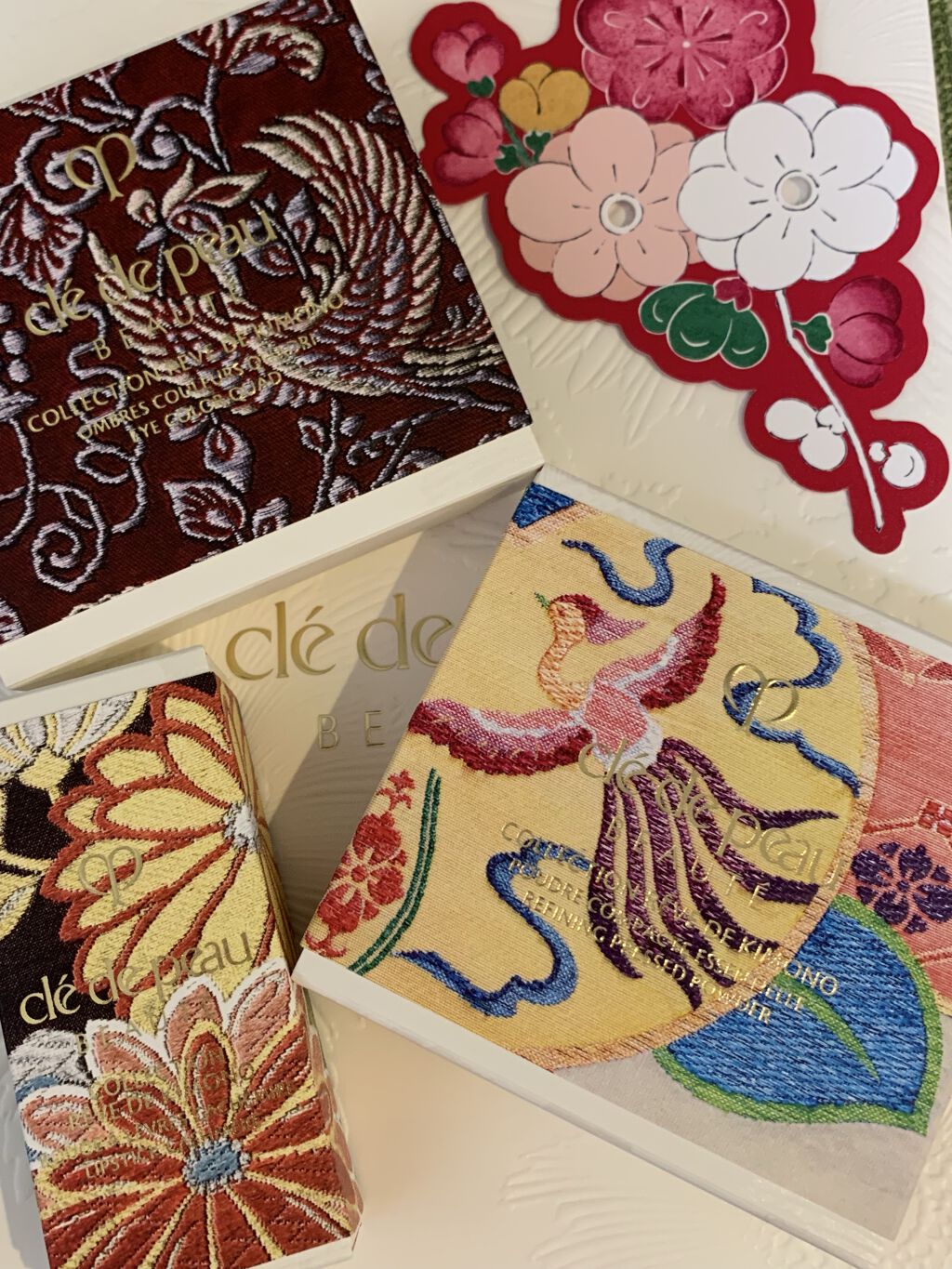 プードルコンパクトエサンシエル/クレ・ド・ポー ボーテ/プレストパウダーを使ったクチコミ（1枚目）