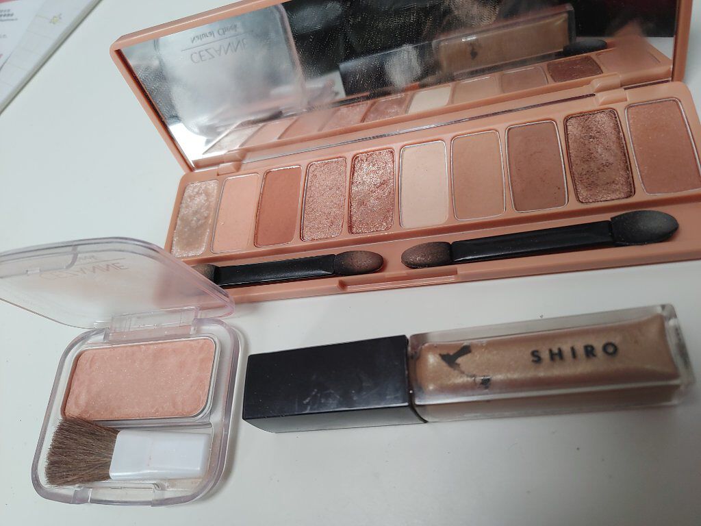 カレンデュラアイシャドウリキッド 0C04 サンドベージュ/SHIRO/リキッドアイシャドウを使ったクチコミ（1枚目）