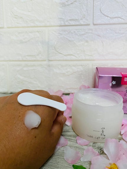 ホワイトリフトジェル/四季彩/オールインワン化粧品を使ったクチコミ(4枚目)