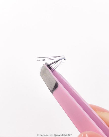 ツキ on LIPS 「New✨簡単!自然なロングつけまつげW型✨✨_________..」(4枚目)