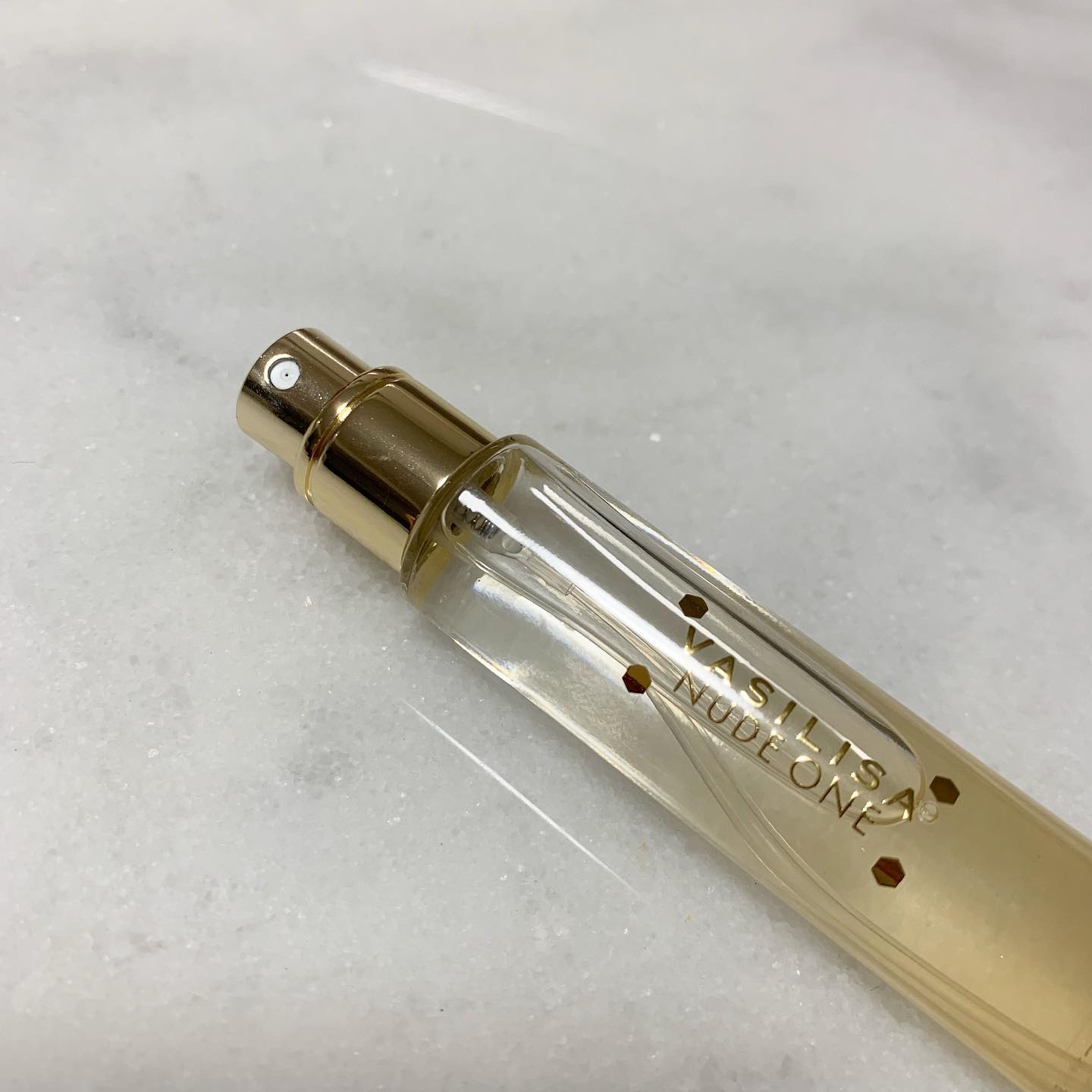 ヴァシリーサ ヌード ワン オードパルファム MINI/ヴァシリーサ/香水(レディース)を使ったクチコミ（2枚目）