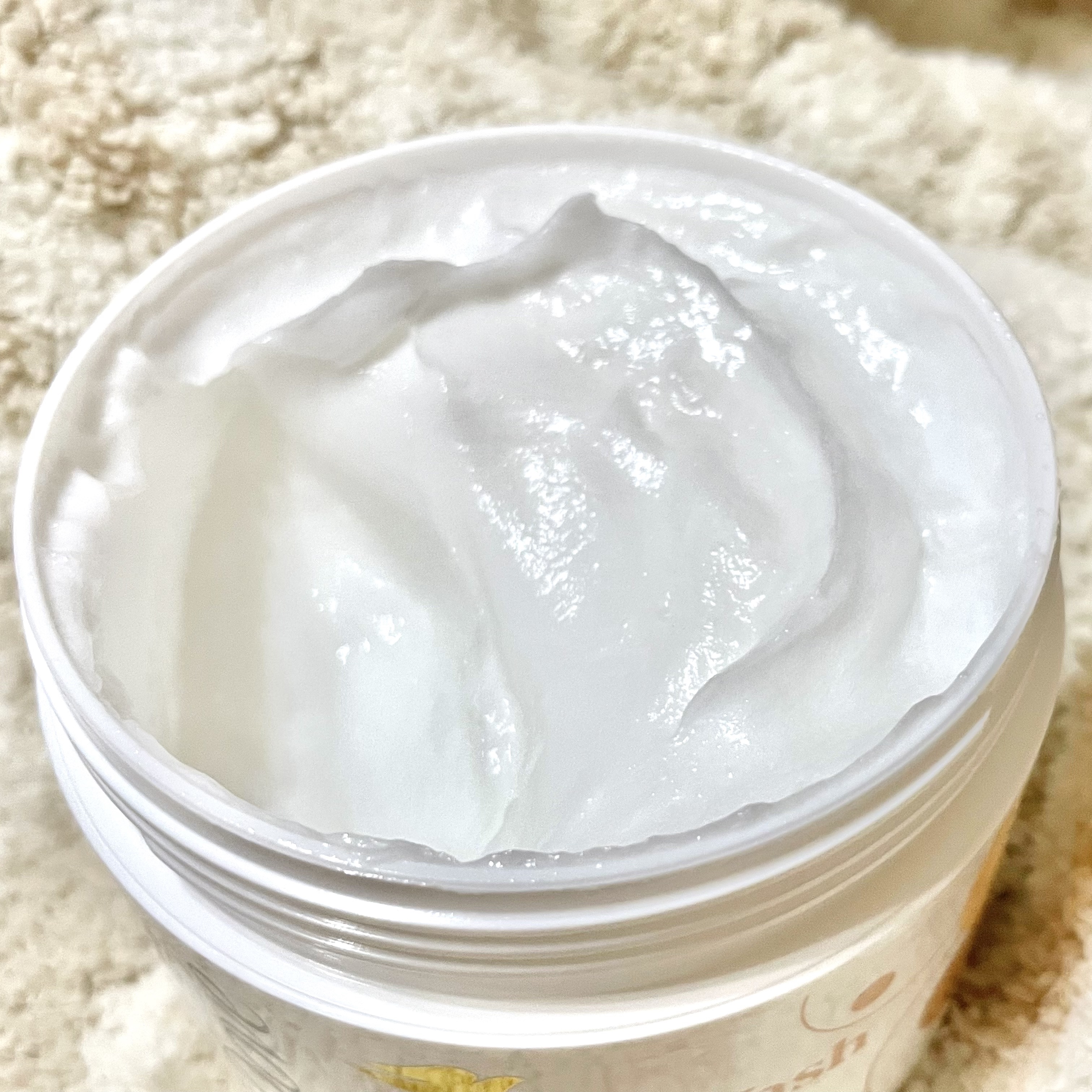 ダヴ クリームボディウォッシュ ジョイアスグロウ/ダヴ/ボディソープを使ったクチコミ（2枚目）