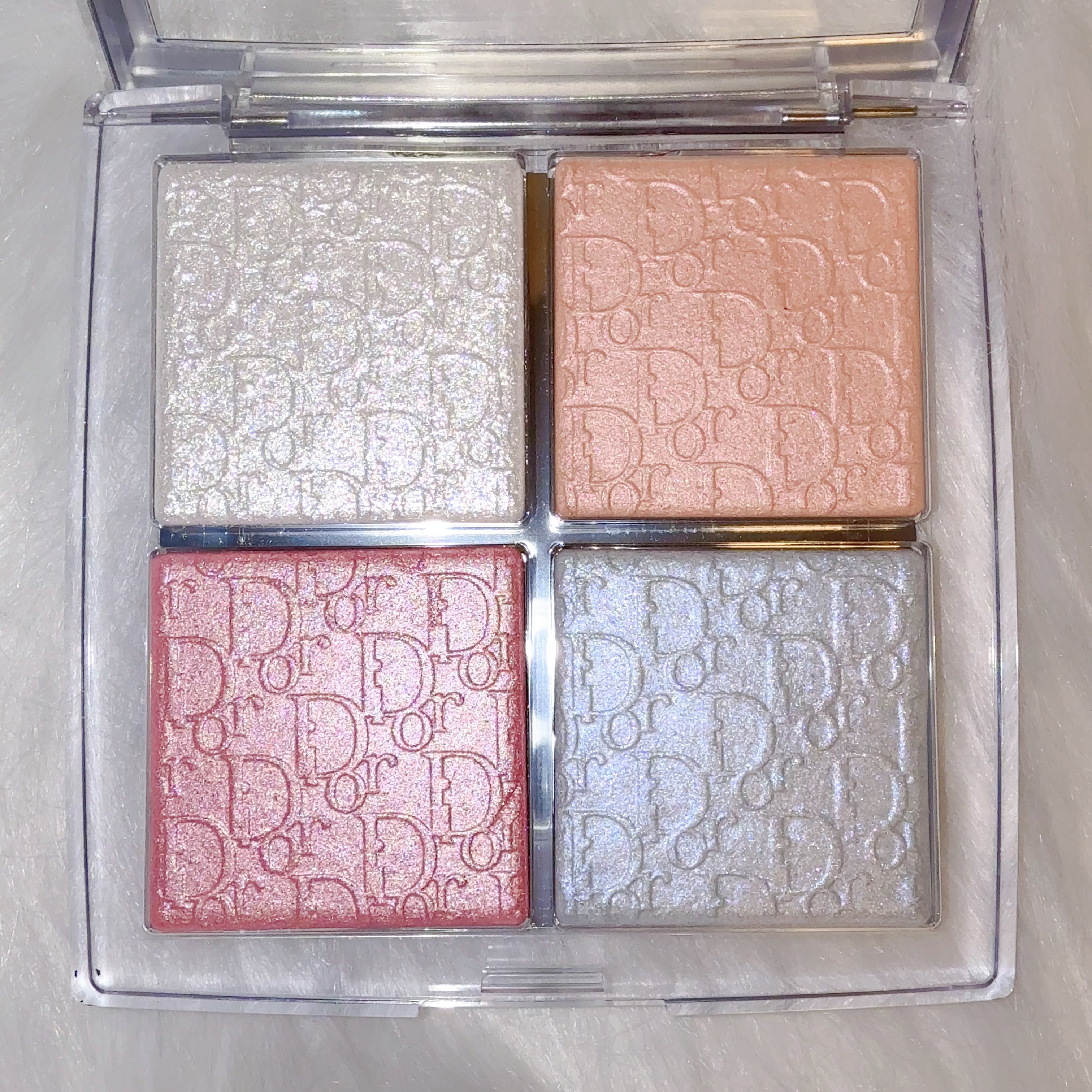 ディオール バックステージ フェイス グロウ パレット 006 セレスティアル グロウ（バックステージ ホリデー 限定色）/Dior/ハイライトを使ったクチコミ（2枚目）